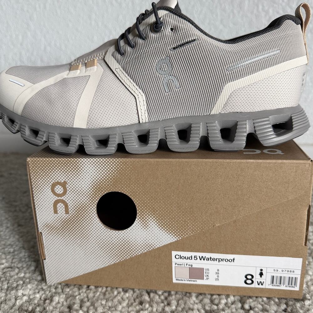 On Women's Cloud 5 Waterproof, NWT, W8, Pearl/Fog - Picture 6 of 7